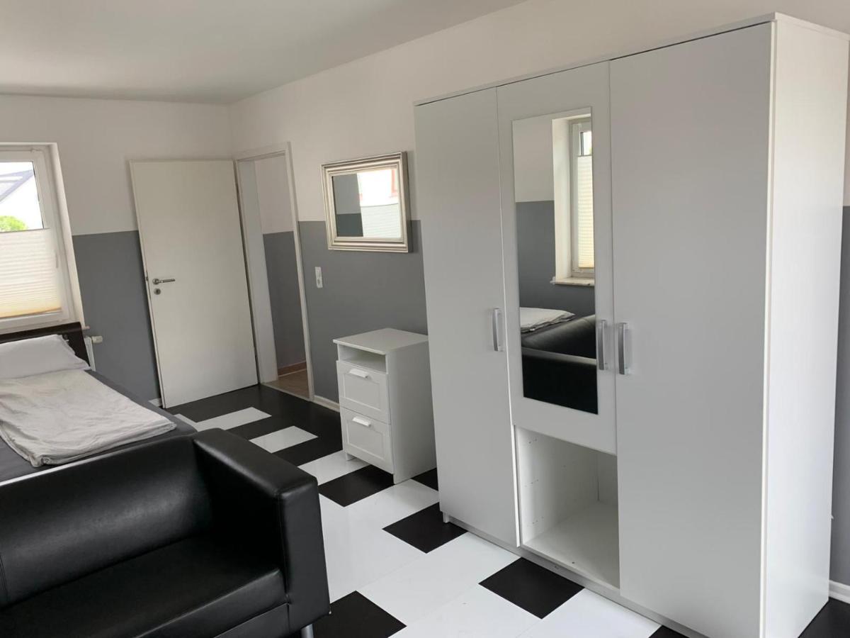 Apartment Voll Moebeliert Mit Balkon Brême Extérieur photo